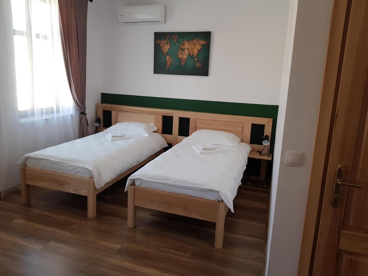 Chic Voyage Hotel Sibiu Exterior photo