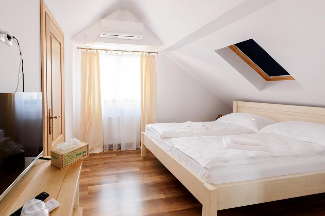 Chic Voyage Hotel Sibiu Exterior photo