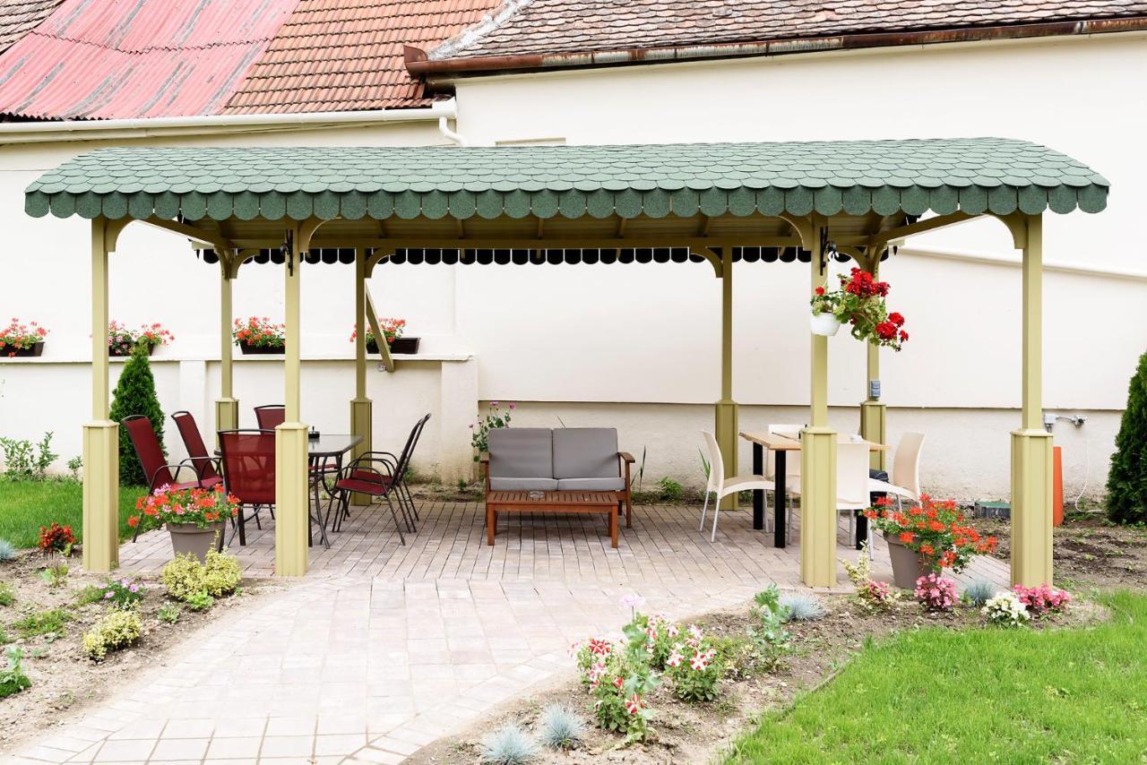 Chic Voyage Hotel Sibiu Exterior photo